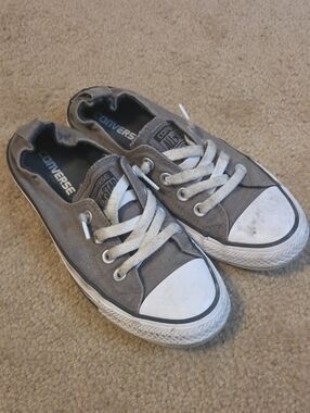 Converse Low Top Sneakers in Gray and White